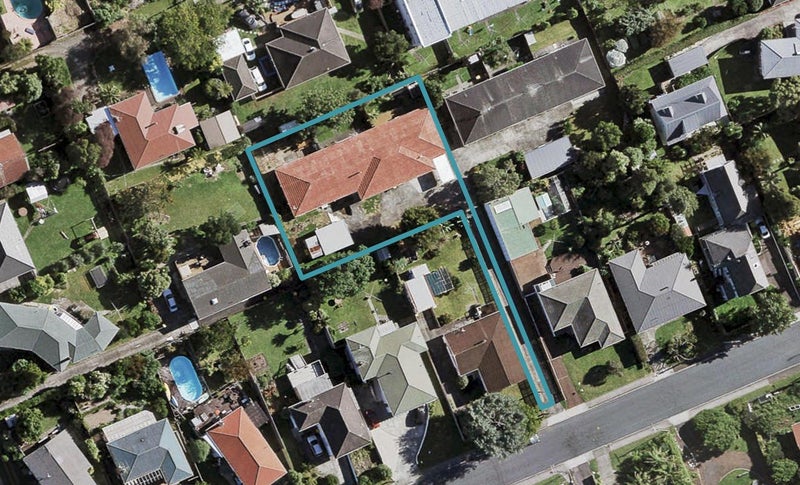 2/12 Tomlinson Street, Hillpark, Auckland - Carousel 1