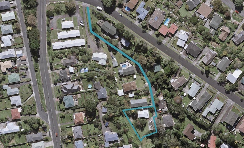 8D Nevada Drive, Merrilands, New Plymouth - Carousel 1