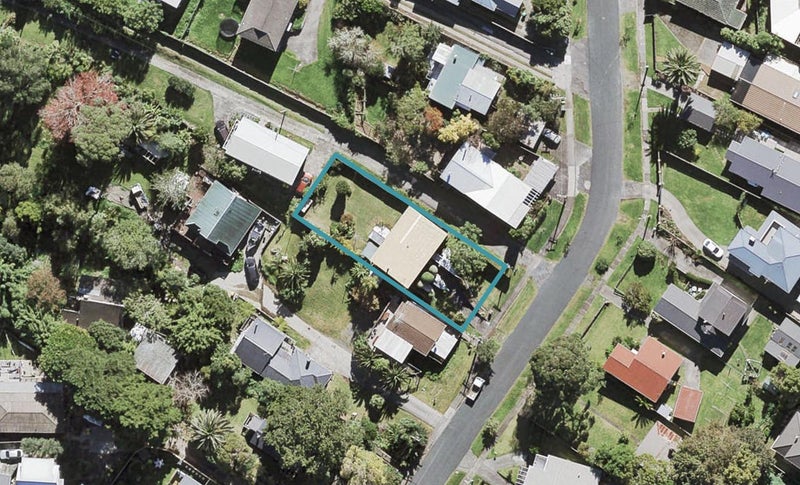 22 Rambler Crescent, Beach Haven, Auckland - Carousel 1