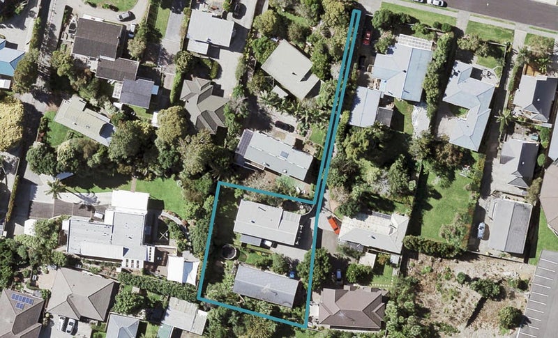 2/0 Baird Street, Howick, Auckland - Carousel 1