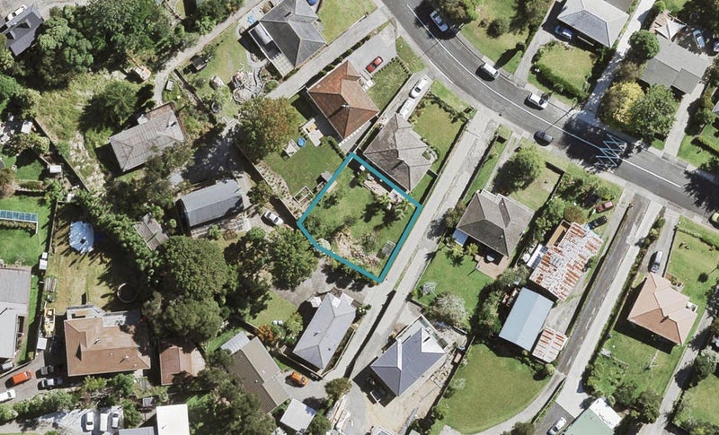 22A Dolbear Street, Titirangi, Auckland - Carousel 1