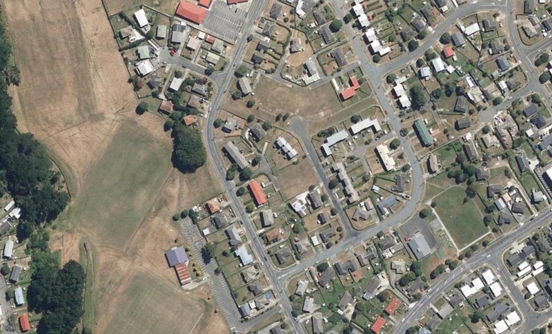 17 Hazard Grove, CANNONS CREEK, PORIRUA - Carousel 1