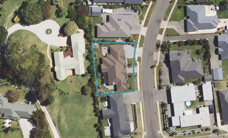 4 Charteris Rise, Riverdale, Gisborne - Carousel 1