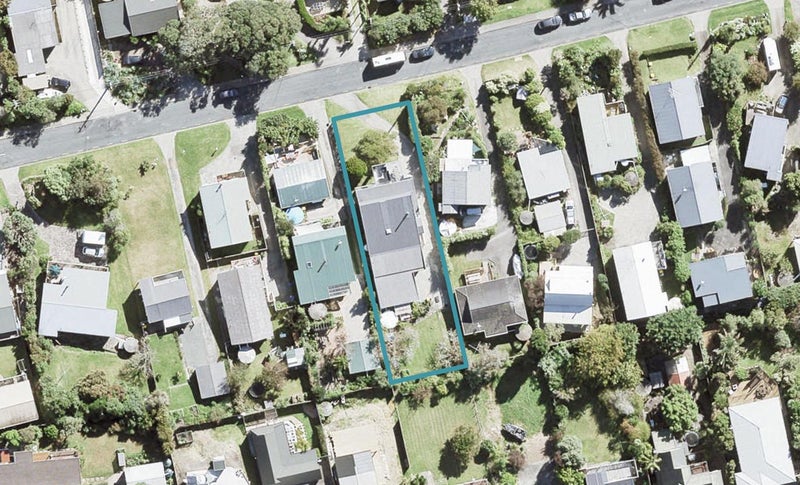 21 Holiday Road, Stanmore Bay, Whangaparaoa - Carousel 1