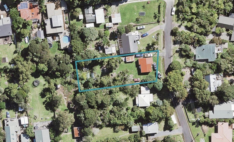 32 Tane Road, Laingholm, Auckland - Carousel 1