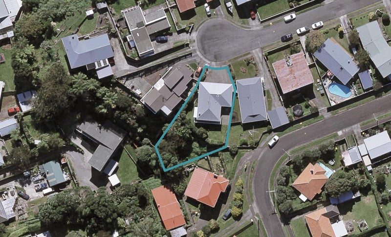 11 Carver Place, Lynmouth, New Plymouth - Carousel 1