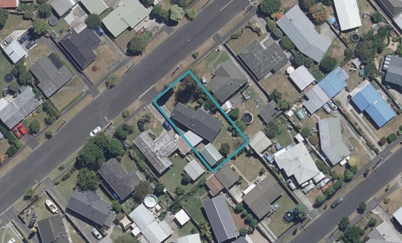 31 Cecil Street, St Andrews, Hamilton - Carousel 1