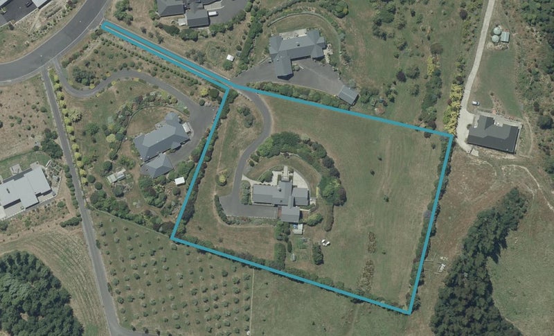 7 Fairmile Drive, Kinmont Park, Mosgiel - Carousel 1