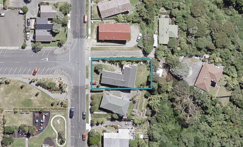 18 Cedar Street, Maungaraki, Lower Hutt - Carousel 1