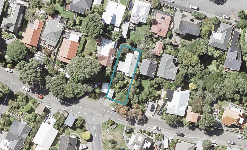 21 Rona Street, Eastbourne, Lower Hutt - Carousel 1