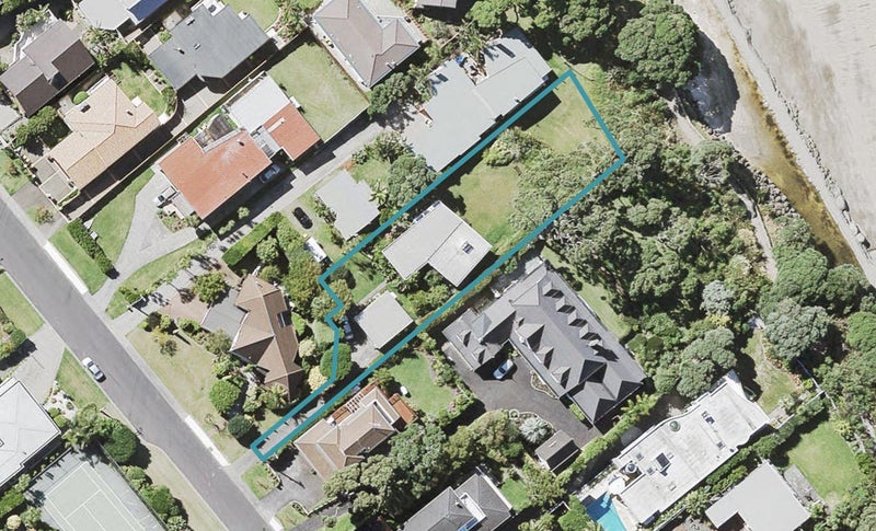 25 Bournemouth Terrace, Murrays Bay, Auckland - Carousel 1