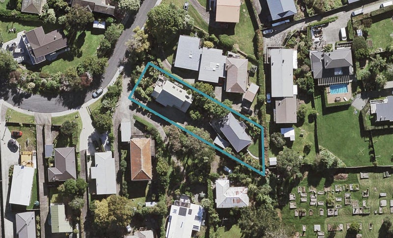 1/12 Coroglen Avenue, Birkenhead, Auckland - Carousel 1