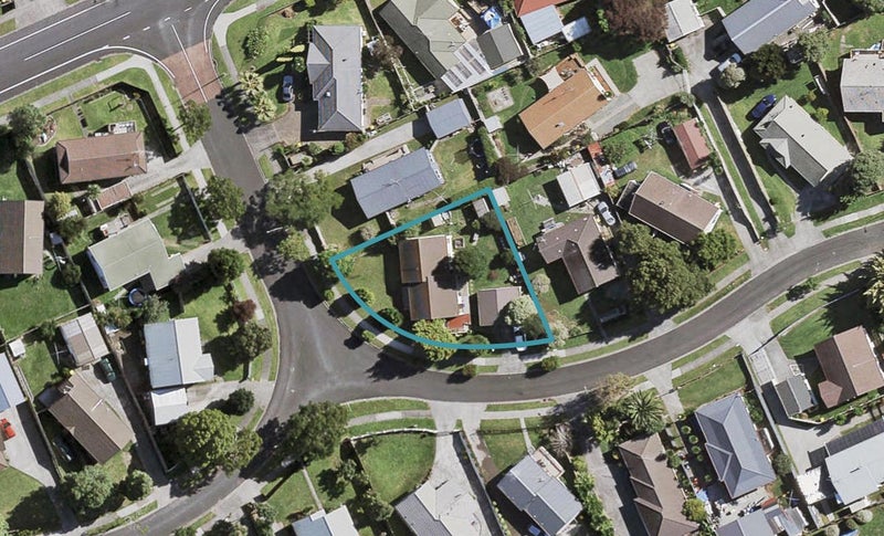 6 Rosemead Place, Randwick Park, Auckland - Carousel 1