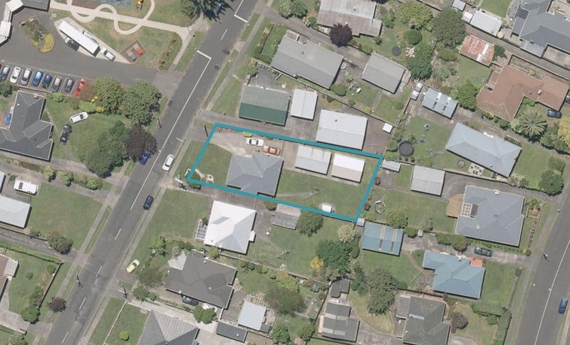 24 Raine Street, Whanganui East, Whanganui - Carousel 1