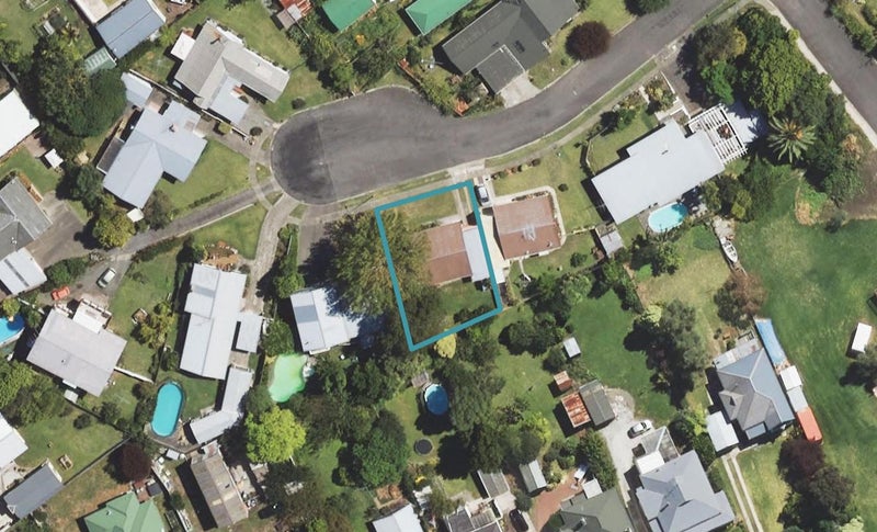 6 Healey Place, Whataupoko, Gisborne - Carousel 1