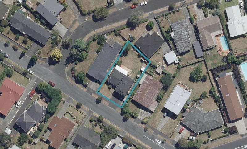 8 Samuel Place, Queenwood, Hamilton - Carousel 1