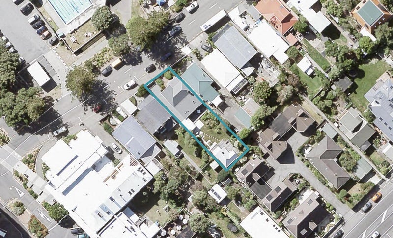 71 Marine Parade, Eastbourne, Lower Hutt - Carousel 1