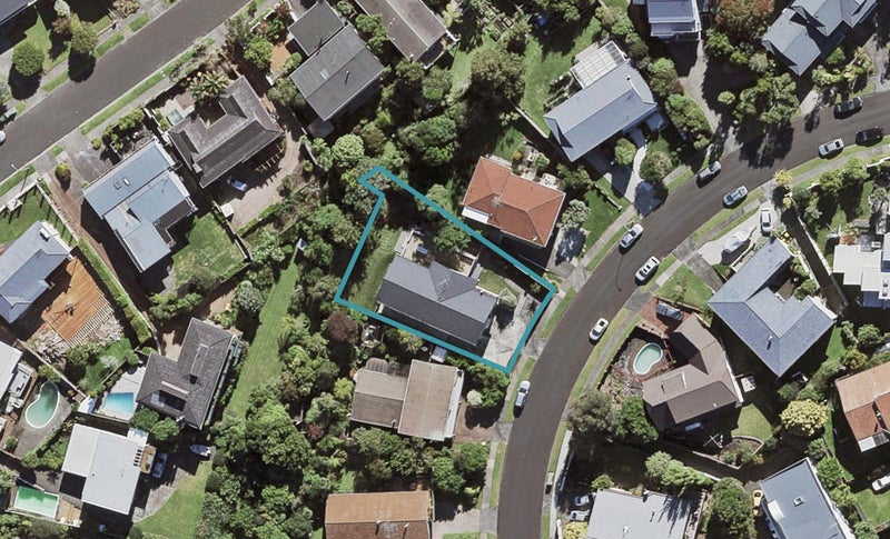 9 Calman Place, Chatswood, Auckland - Carousel 1