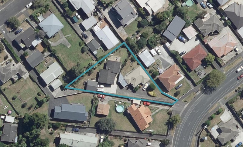 112 Maeroa Road, Maeroa, Hamilton - Carousel 1