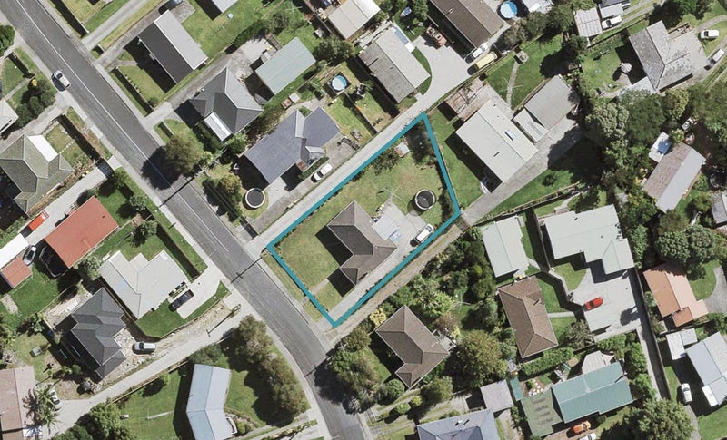 90 Harrington Road, Henderson, Auckland - Carousel 1