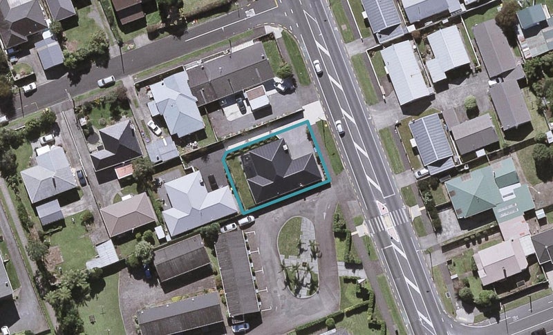 222 Coronation Avenue, Welbourn, New Plymouth - Carousel 1