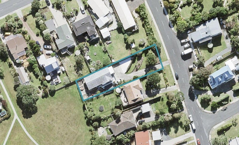 3 Everard Avenue, Army Bay, Whangaparaoa - Carousel 1