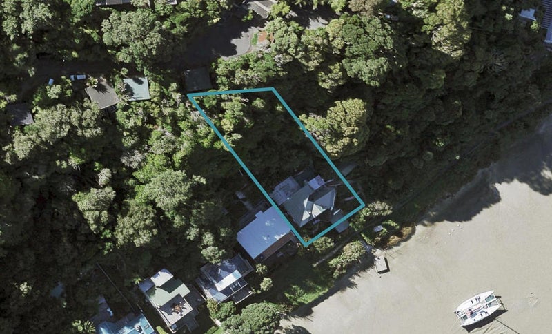 63 Pohutukawa Avenue, Shelly Park, Auckland - Carousel 1