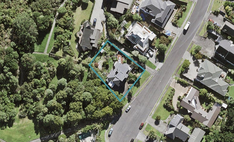 27 Sylvania Crescent, Lynfield, Auckland - Carousel 1