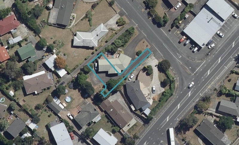 3/3 Gibson Road, Dinsdale, Hamilton - Carousel 1