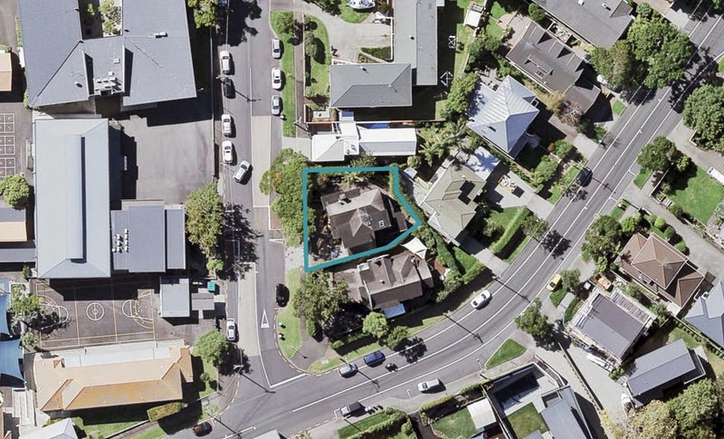 2/1 Walmsley Road, St Heliers, Auckland - Carousel 1