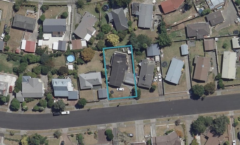 100 Amanda Avenue, Dinsdale, Hamilton - Carousel 1