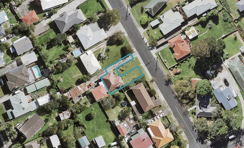 1/2 Kereru Street, Henderson, Auckland - Carousel 1