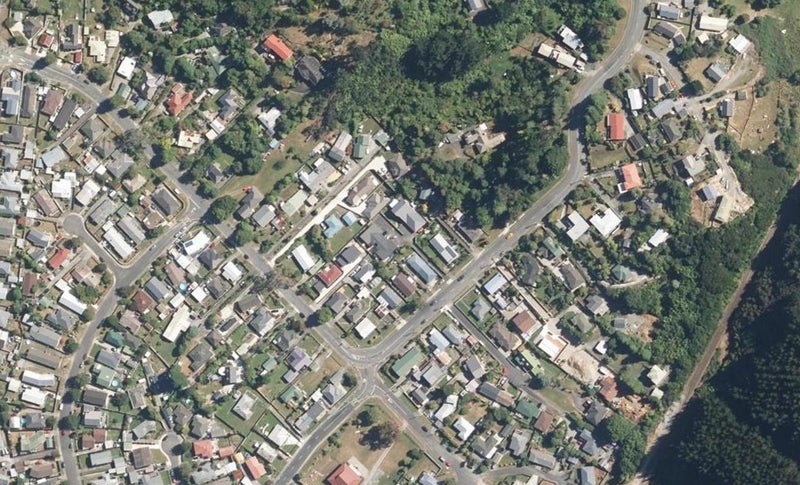 9C Norana Road, Maoribank, Upper Hutt - Carousel 1