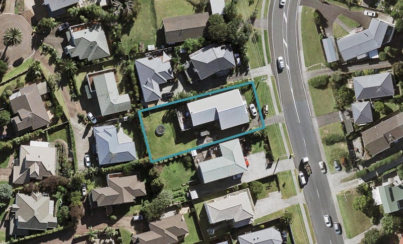 94 Sunset Road, Unsworth Heights, Auckland - Carousel 1