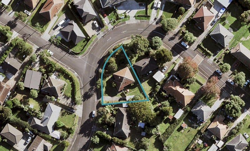 77 Daventry Street, Waterview, Auckland - Carousel 1