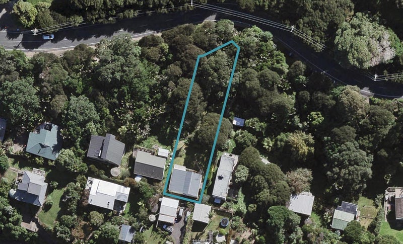 18 Waiheke Road, Waiheke Island, Waiheke Island - Carousel 1