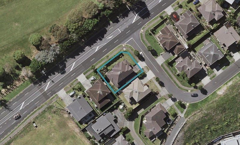 92 Ngahue Drive, Stonefields, Auckland - Carousel 1