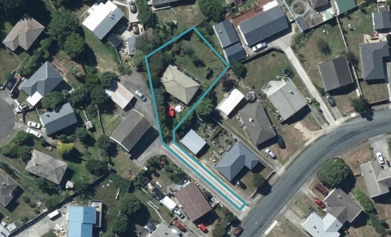 17 Rangituhi Crescent, Takapuwahia, Porirua - Carousel 1