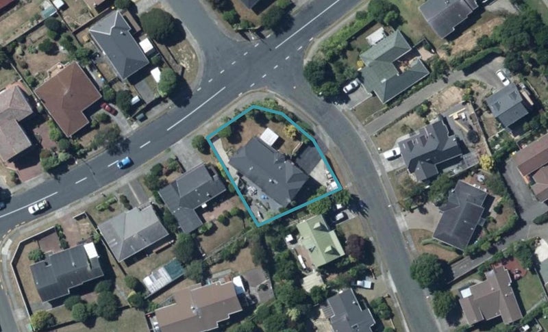 4 Kinnel Grove, Papakowhai, Porirua - Carousel 1