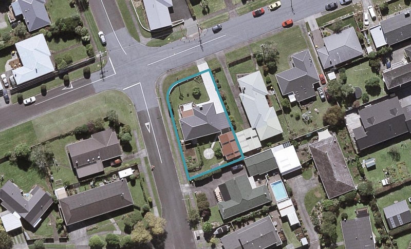 7 Smith Road, Merrilands, New Plymouth - Carousel 1