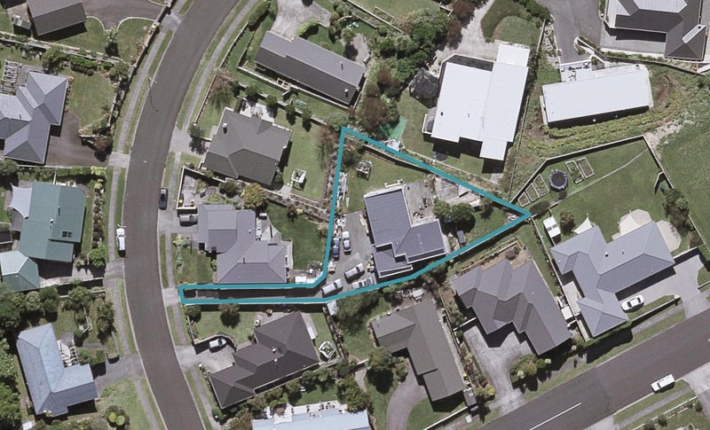 4A Maple Crescent, Whalers Gate, New Plymouth - Carousel 1