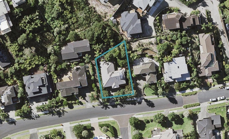 43 Penguin Drive, Murrays Bay, Auckland - Carousel 1
