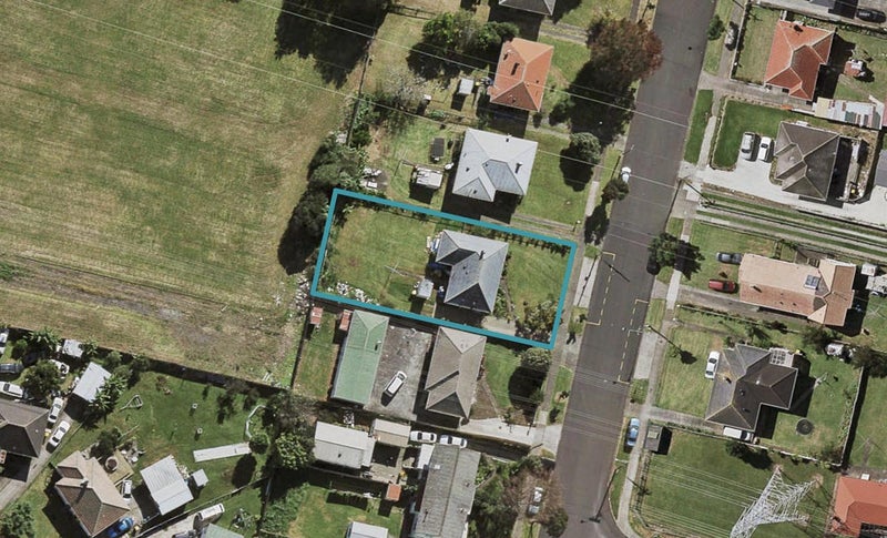 12 Gilbert Road, Otara, Auckland - Carousel 1