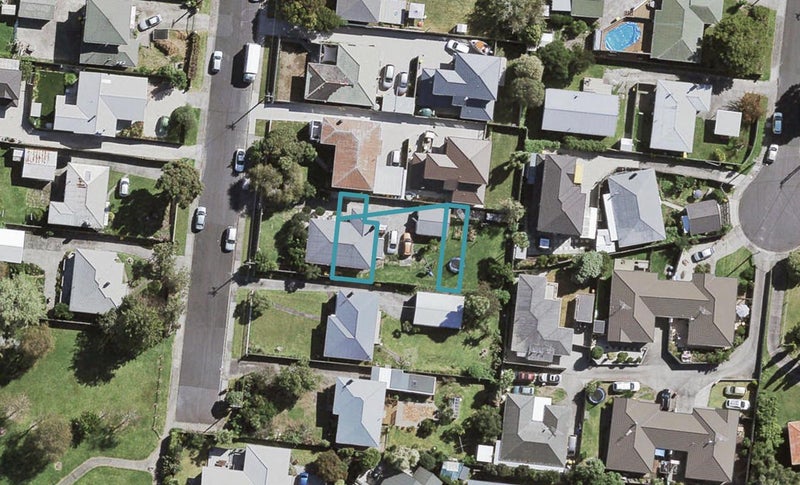 5/10 Alan Avenue, Henderson, Auckland - Carousel 1