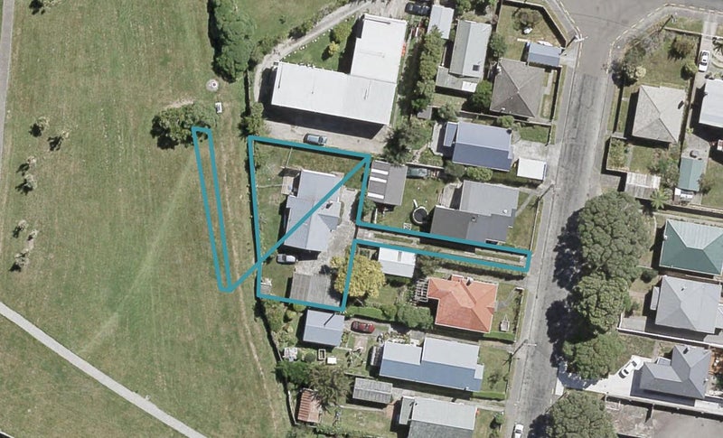 9 Pitt Street, Moera, Lower Hutt - Carousel 1