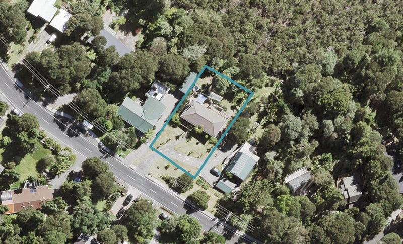 124 Laingholm Drive, Laingholm, Auckland - Carousel 1