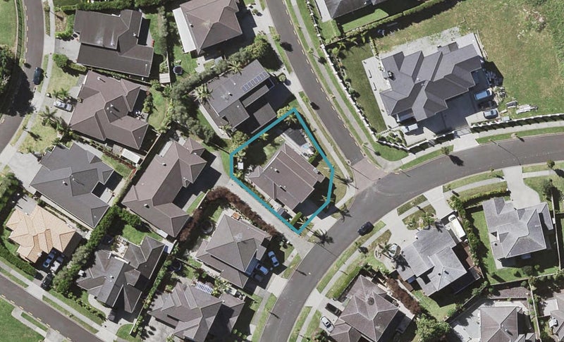 44 Chateau Rise, Flat Bush, Auckland - Carousel 1