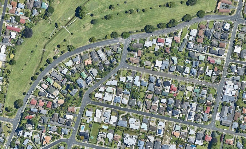1 Rushton Avenue, Otumoetai, Tauranga - Carousel 1