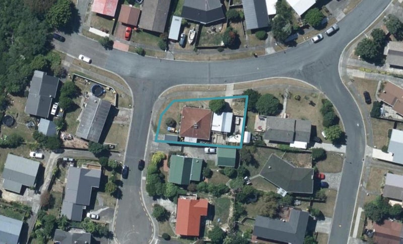 206 Staithes Drive South, Whitby, Porirua - Carousel 1