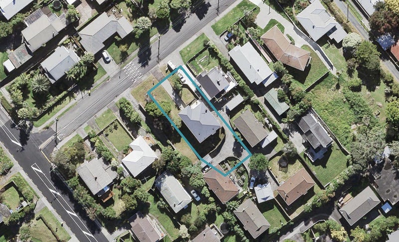 5 Tahi Terrace, Glen Eden, Auckland - Carousel 1